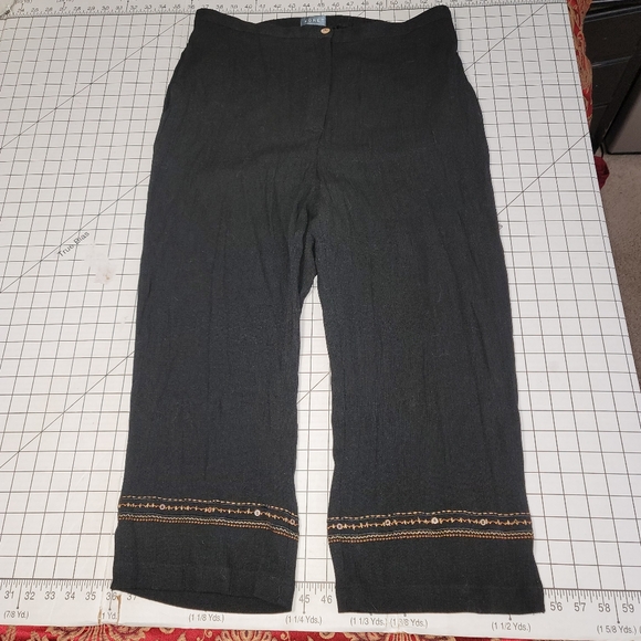 Koret Pants - Woman's Black Koret Black Capris with Brown Stitch Design-‎ 18 Preloved